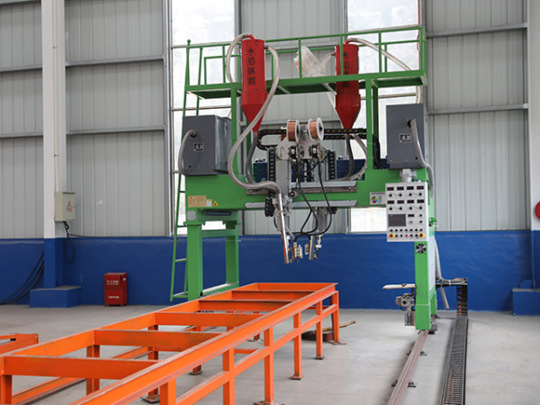 Automatic welding machine