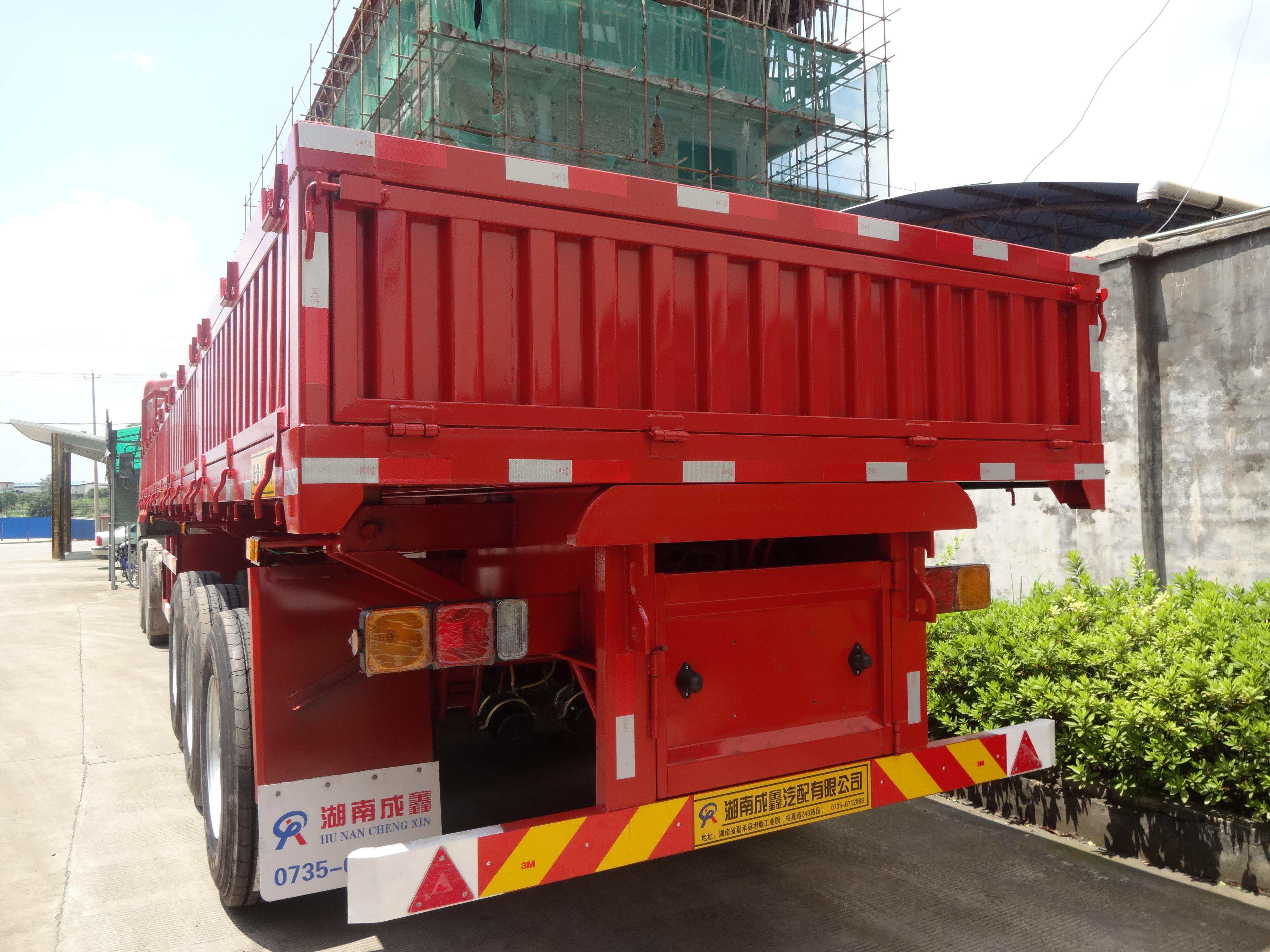 Side dump semi trailer