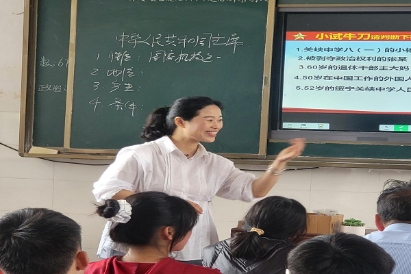 送教下乡进绥宁     教研帮扶共成长——民进宁乡市一中支部