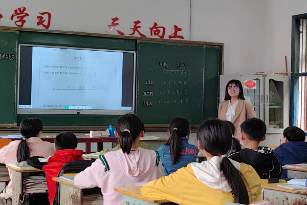 送教下乡传经验  联合教研共成长——民进会员黄金利率队赴邵阳