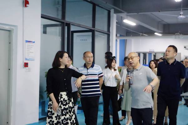 郴州市工商联和无党派界别活动小组委员莅临我司指导工作