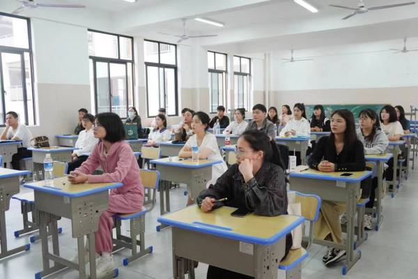 【快讯】凝“新”聚力 未来可期——我校2023年教师（应往届生）招聘会圆满结束