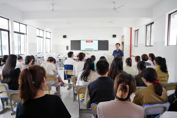 【教研】筑梦笃行树标杆 凝心聚力再出发——我校召开教学检查及教师教学能力比赛获奖教师表彰会