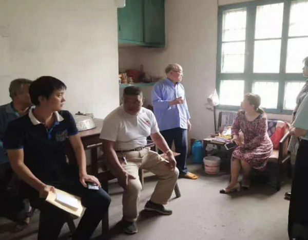 怀化高新区开展“七一”走访慰问贫困老党员活动