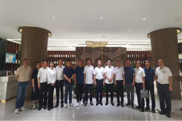 综合总支举行“凝心铸魂强根基、团结奋进新征程”主题教育暨届中