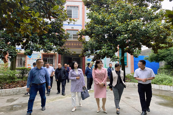 民进长沙市委会专职副主委李素娥带队赴金沙县走访调研4