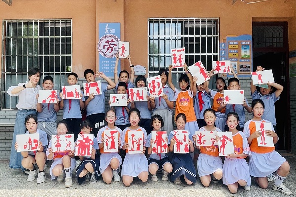 “民进梦飞翔”图书馆开馆暨“名师同心讲坛”爱心送教活动在跳马