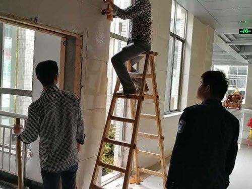 湖北嘉鱼县田野集团办公楼白蚁危害现场 
