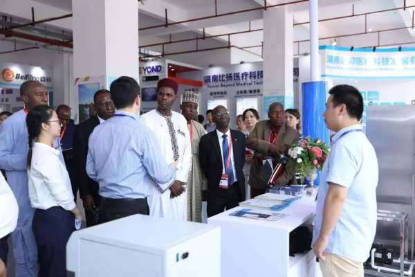 湖南中沃水务重磅亮相第一届中非经贸博览会·医疗器械展