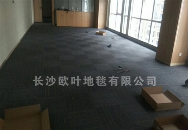 凯乐国际-竖条纹方块地毯
