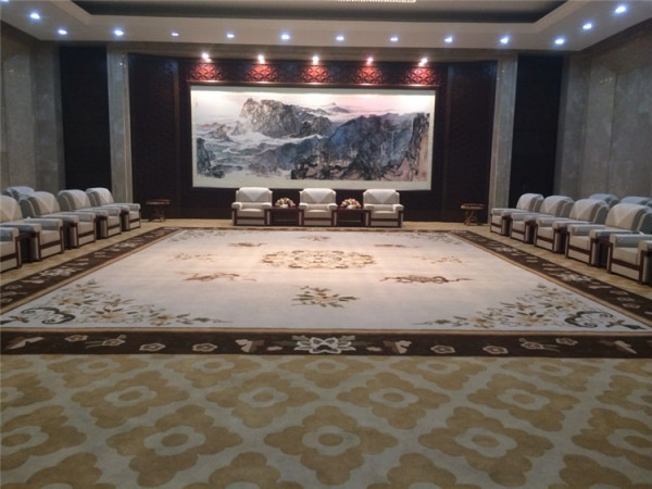 【武广】铺装贵宾会议室手工地毯，武广领导对欧叶地毯赞不绝口