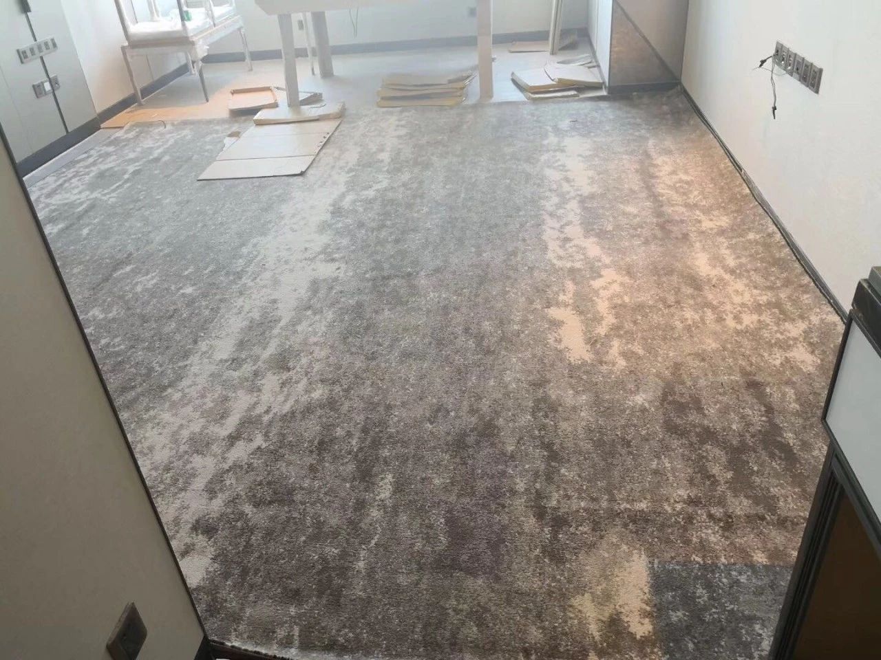酒店地毯,办公地毯,手工地毯,PVC地板,地毯厂家,清洗服务,地毯清洗,工程地毯
