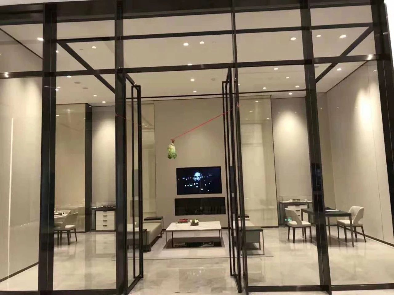 酒店地毯,办公地毯,手工地毯,PVC地板,地毯厂家,清洗服务,地毯清洗,工程地毯