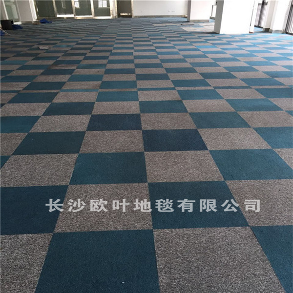 方块地毯-纯色拼花喜欢嘛！
