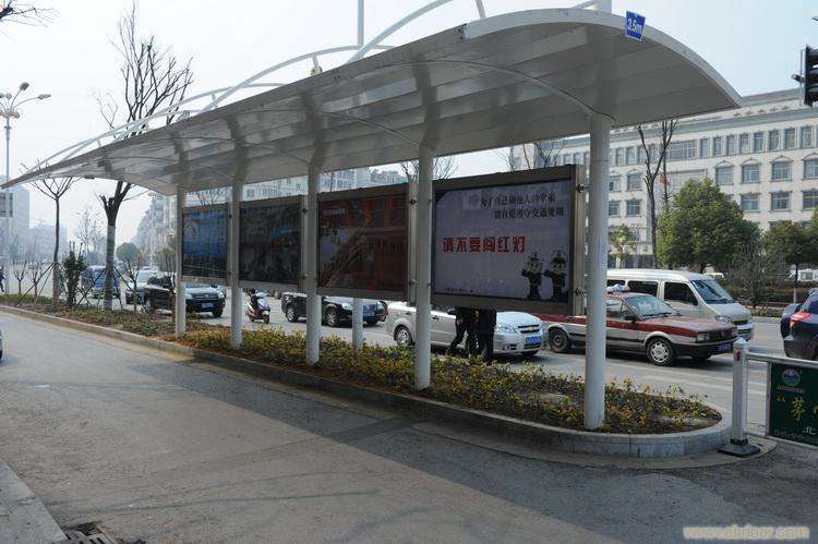 钢架雨棚