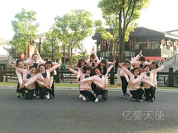 叮~！您的国庆中秋豪华套餐已上线，请及时领取！