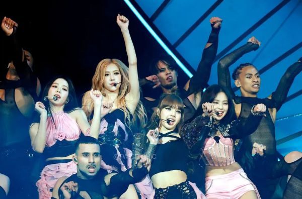 BLACKPINK出演美国最大音乐庆典！科切拉