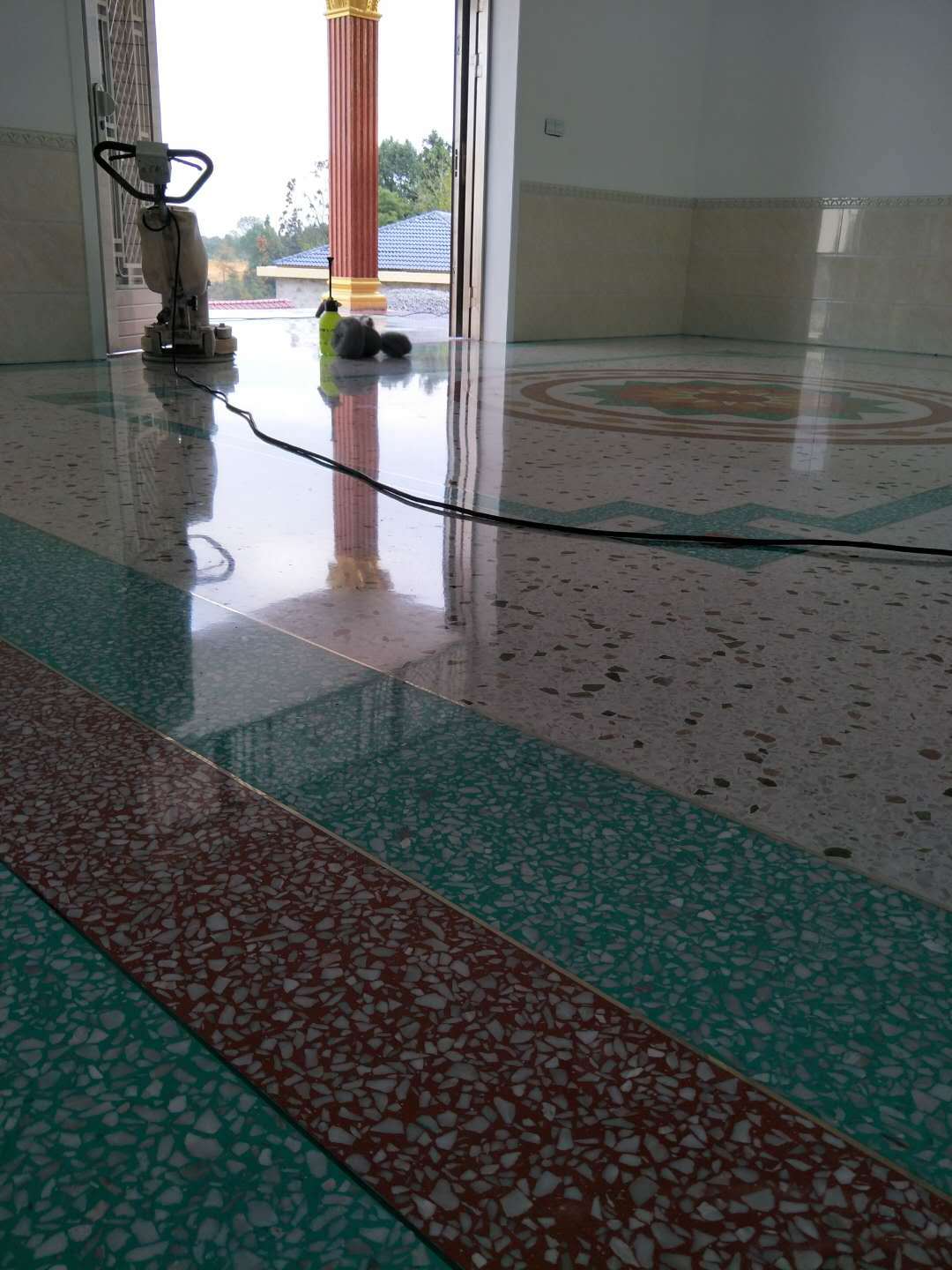 长沙水磨石打磨机,水磨石打磨抛光机,水磨石材料金刚石磨机,水磨石塑料花,水磨石塑料条,