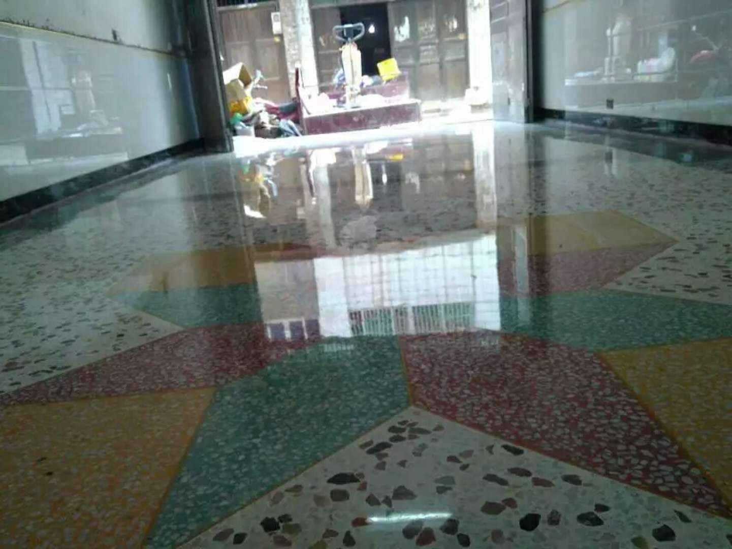 水磨石抛光,水磨石抛光机,抛光机,水磨石打磨机,水磨石抛光液,水磨石打蜡,水磨石打蜡抛光,水磨石翻新,水磨石翻新抛光
