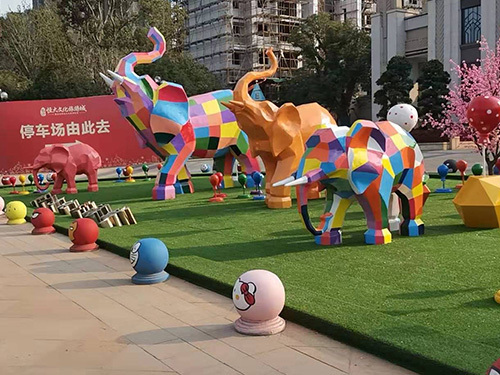 卡通雕塑
