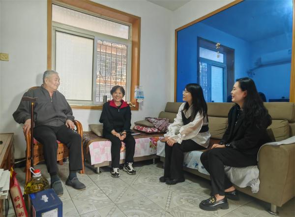 重阳节丨走访正圆社区，慰问高龄抗战老兵