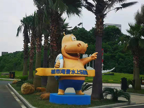 卡通雕塑2