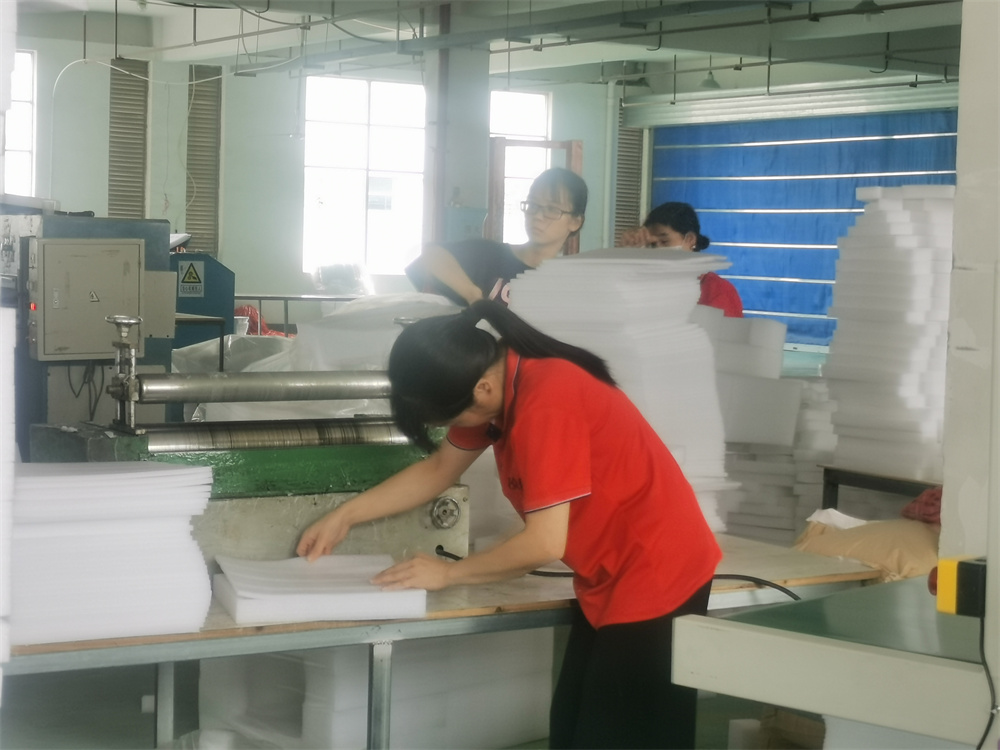 怀化凌众新型材料有限公司,怀化新型材料,环保包装材料生产,防震包装产品设计,环保新型复合材料销售