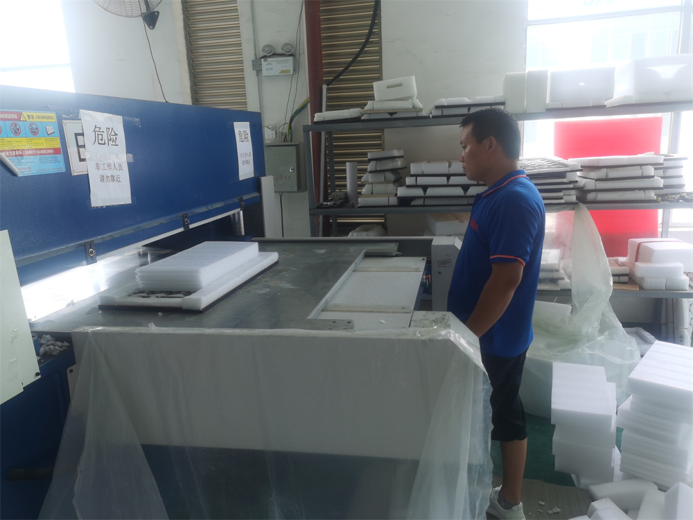 怀化凌众新型材料有限公司,怀化新型材料,环保包装材料生产,防震包装产品设计,环保新型复合材料销售