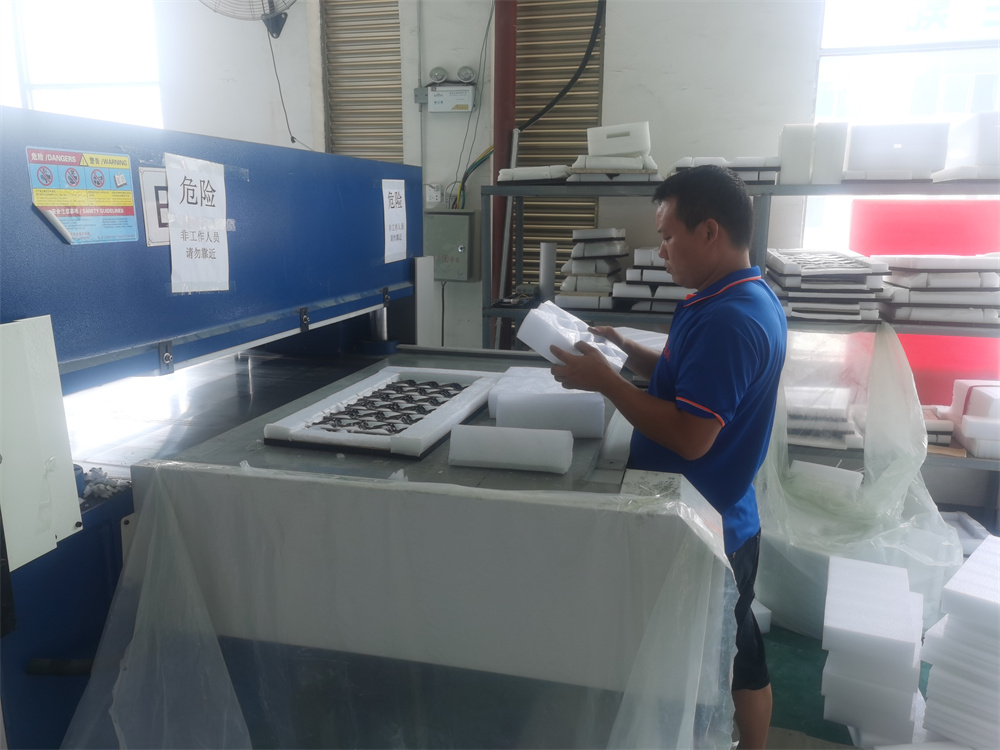 怀化凌众新型材料有限公司,怀化新型材料,环保包装材料生产,防震包装产品设计,环保新型复合材料销售