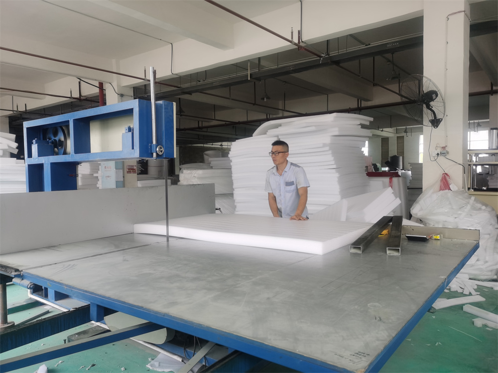 怀化凌众新型材料有限公司,怀化新型材料,环保包装材料生产,防震包装产品设计,环保新型复合材料销售