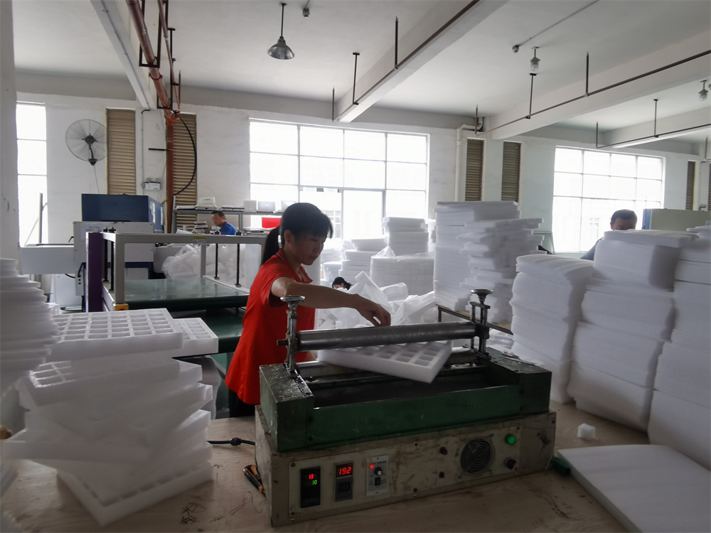 怀化凌众新型材料有限公司,怀化新型材料,环保包装材料生产,防震包装产品设计,环保新型复合材料销售
