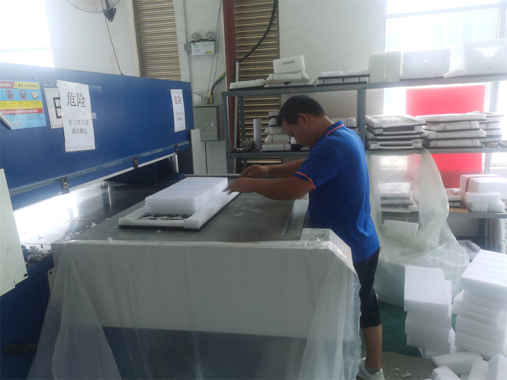 怀化凌众新型材料有限公司,怀化新型材料,环保包装材料生产,防震包装产品设计,环保新型复合材料销售