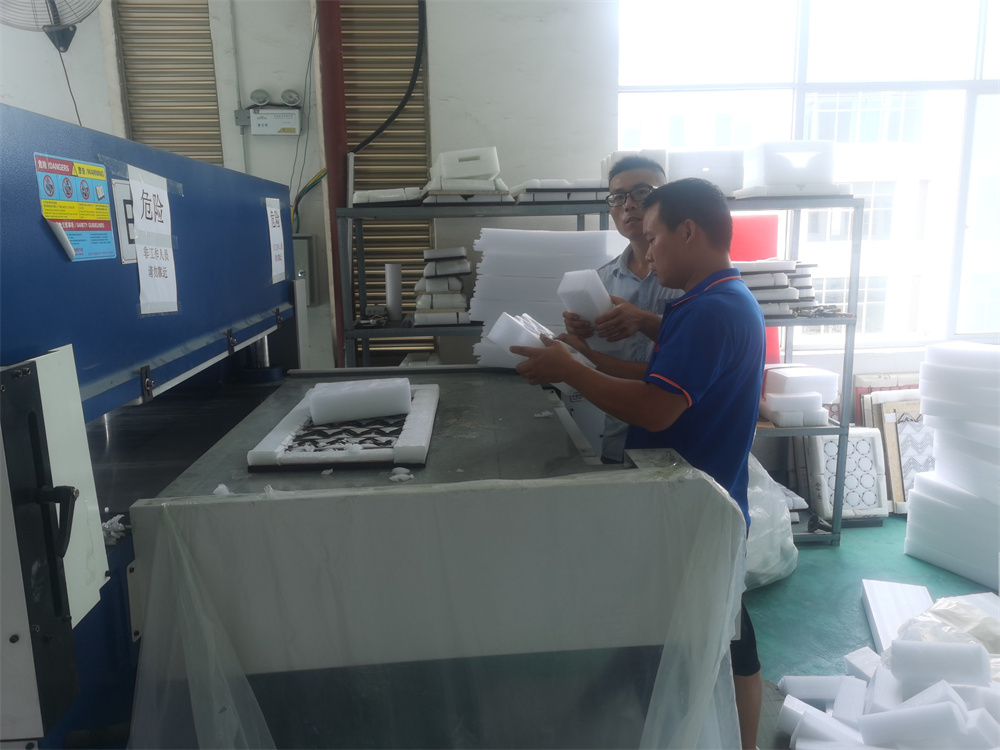怀化凌众新型材料有限公司,怀化新型材料,环保包装材料生产,防震包装产品设计,环保新型复合材料销售