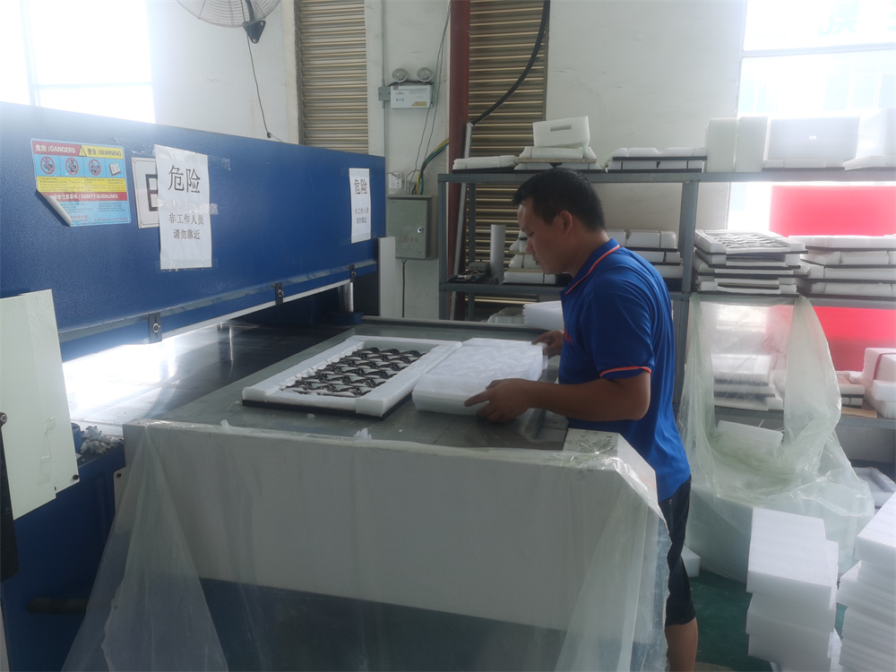 怀化凌众新型材料有限公司,怀化新型材料,环保包装材料生产,防震包装产品设计,环保新型复合材料销售