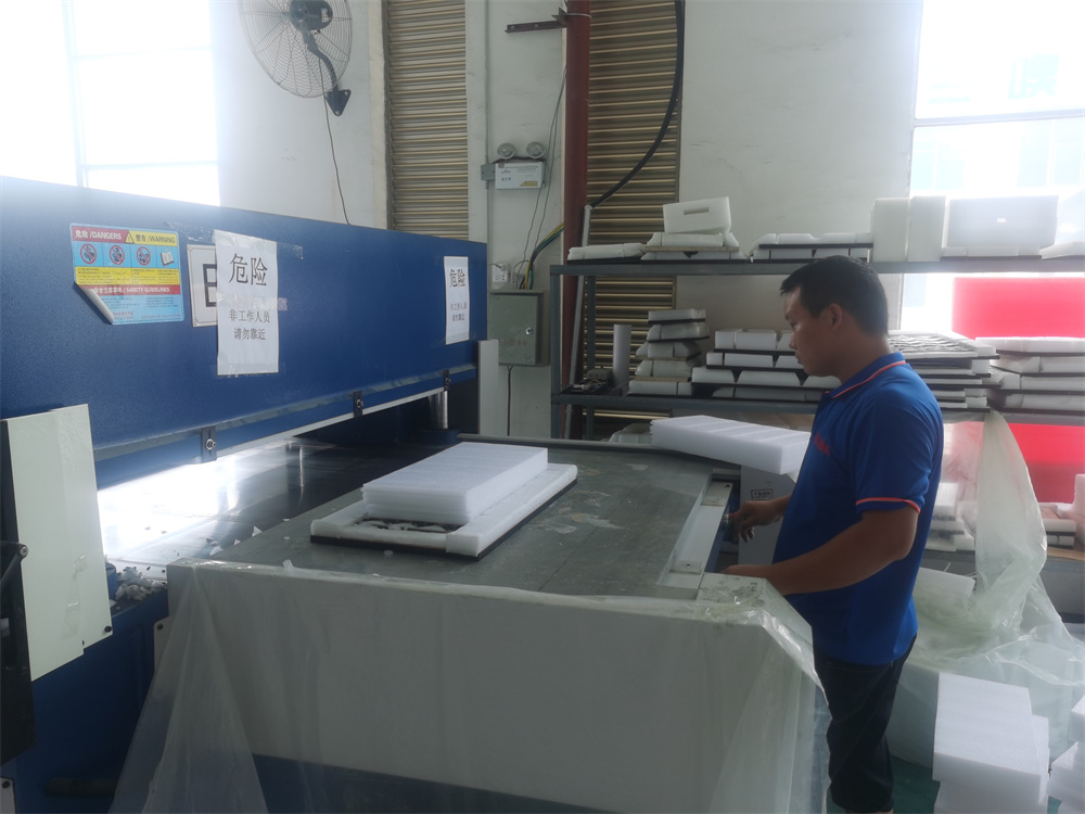 怀化凌众新型材料有限公司,怀化新型材料,环保包装材料生产,防震包装产品设计,环保新型复合材料销售