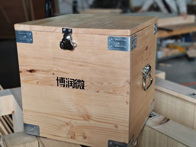 木箱