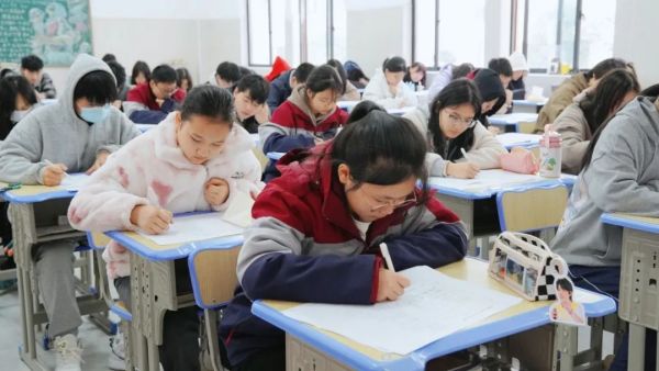 【快讯】端正考风 严肃考纪——我校2023-2024 学年上学期期中考试顺利举行