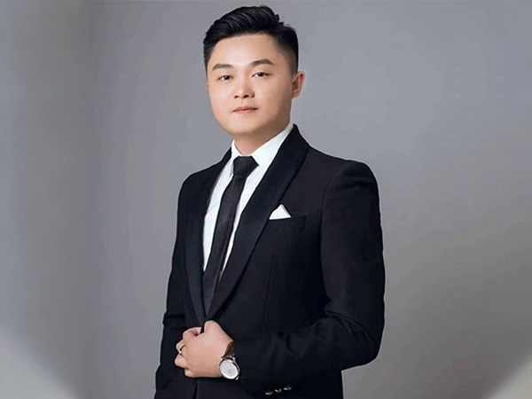 姓名颜晶职位首席设计师从业年限10年