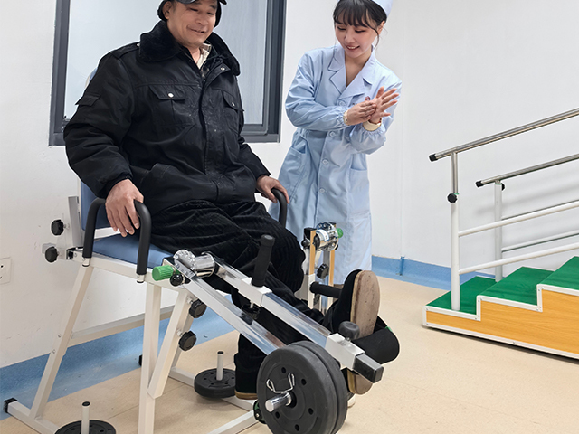 股四头肌训练椅