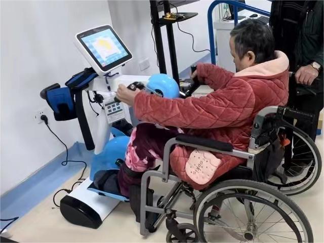 多关节主被动训练仪