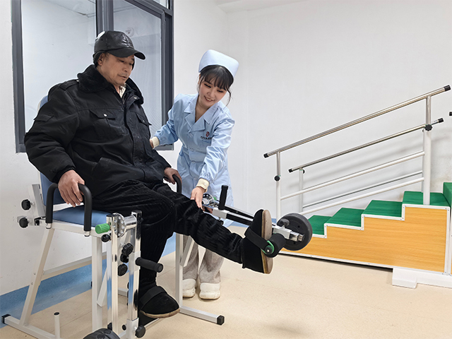 股四头肌训练椅