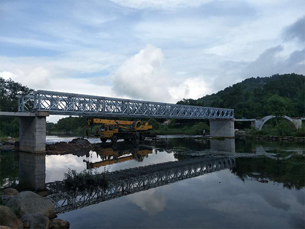 桂林旅游公司人行桥