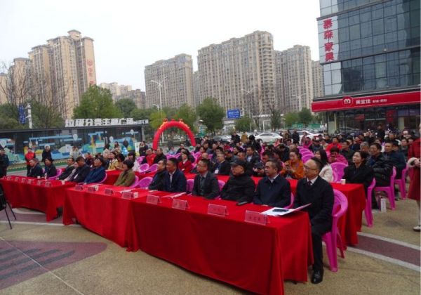 “邵阳红”出货仓北塔直供中心启动运营