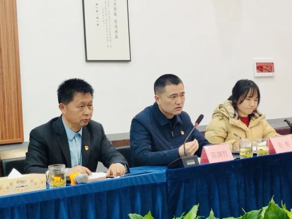 摆问题，真批评，雷竞技官网党支部召开组织生活会 (7)