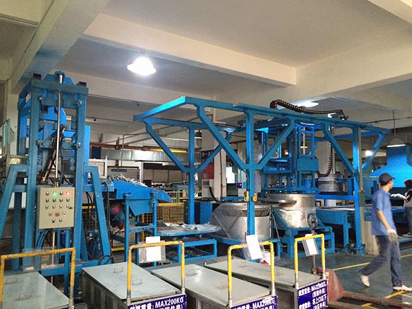 全自動(dòng)機(jī)械手傾斜式涂覆機(jī)
