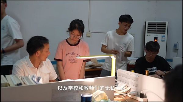 懷化精楷英高級(jí)中學(xué)師生全力備戰(zhàn)高考