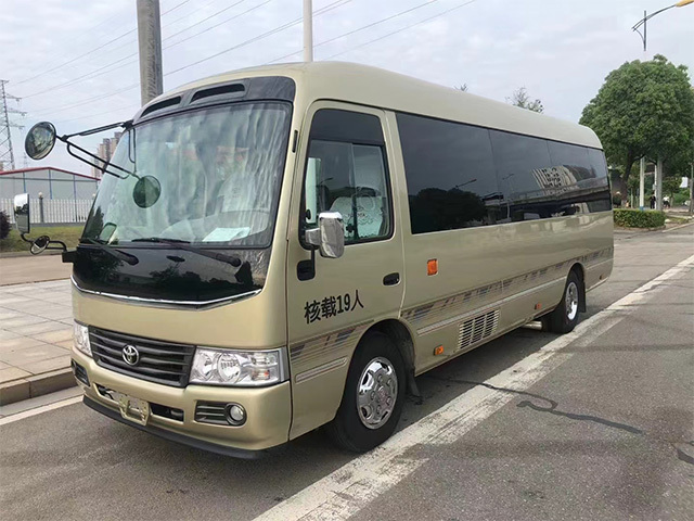 19座丰田考斯特