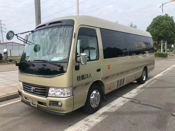 19座丰田考斯特