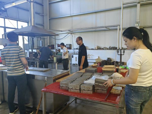 公司与知名茶企—湖南益阳茶厂有限公司开展技术交流