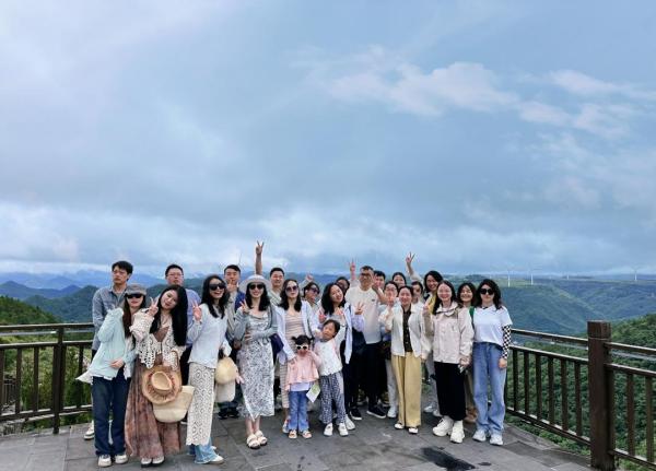 湖南人和人（娄底）律师事务所贵州团建之旅：一场穿越历史与自然的盛宴